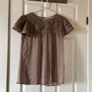 Black rainn taupe sheer blouse